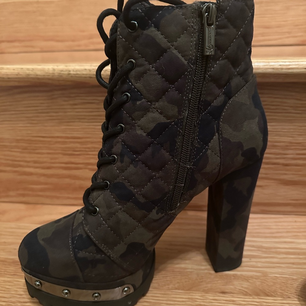 Jessica Simpson Green Combo Quilted Camo Ankle Boot - Picture 3 of 10